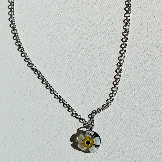 MINIMAL FLOWE NECKLACE